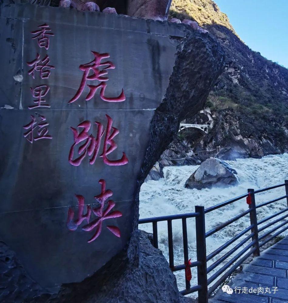 探索衣服的英文怎么说?
